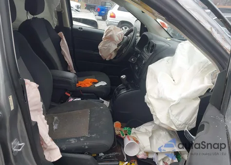 2015 Jeep Compass Sport z USA, uszkodzony, nr VIN 1C4NJDBB7FD225655